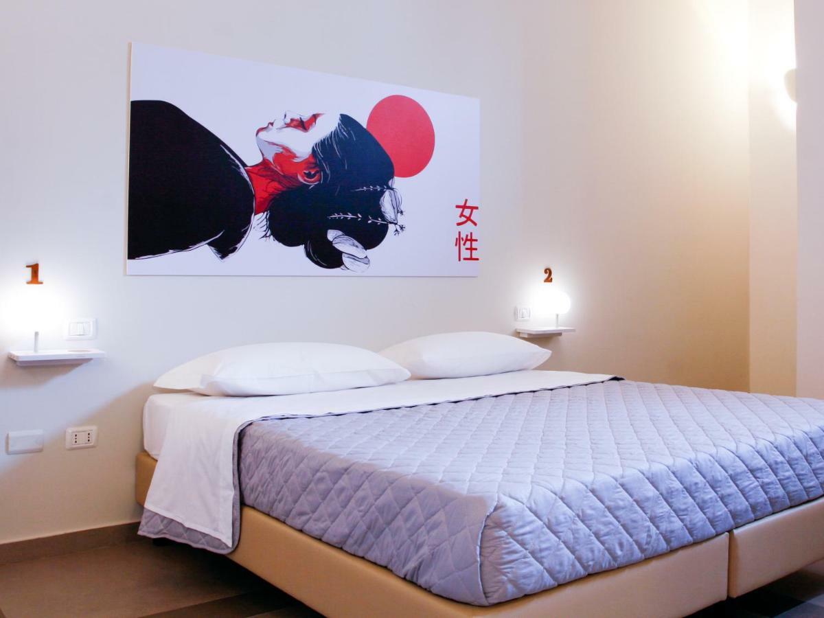 Lobby Collective - Hostel