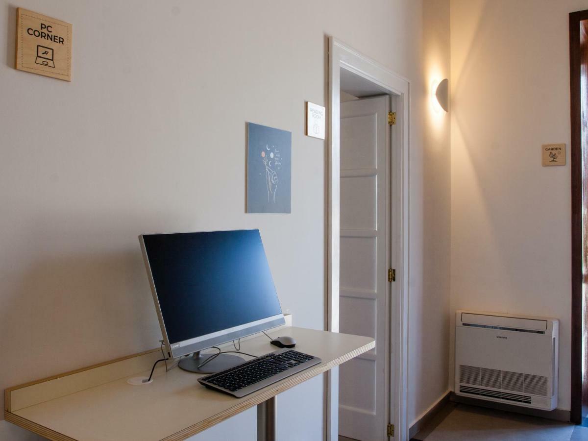 Lobby Collective - * Lecce